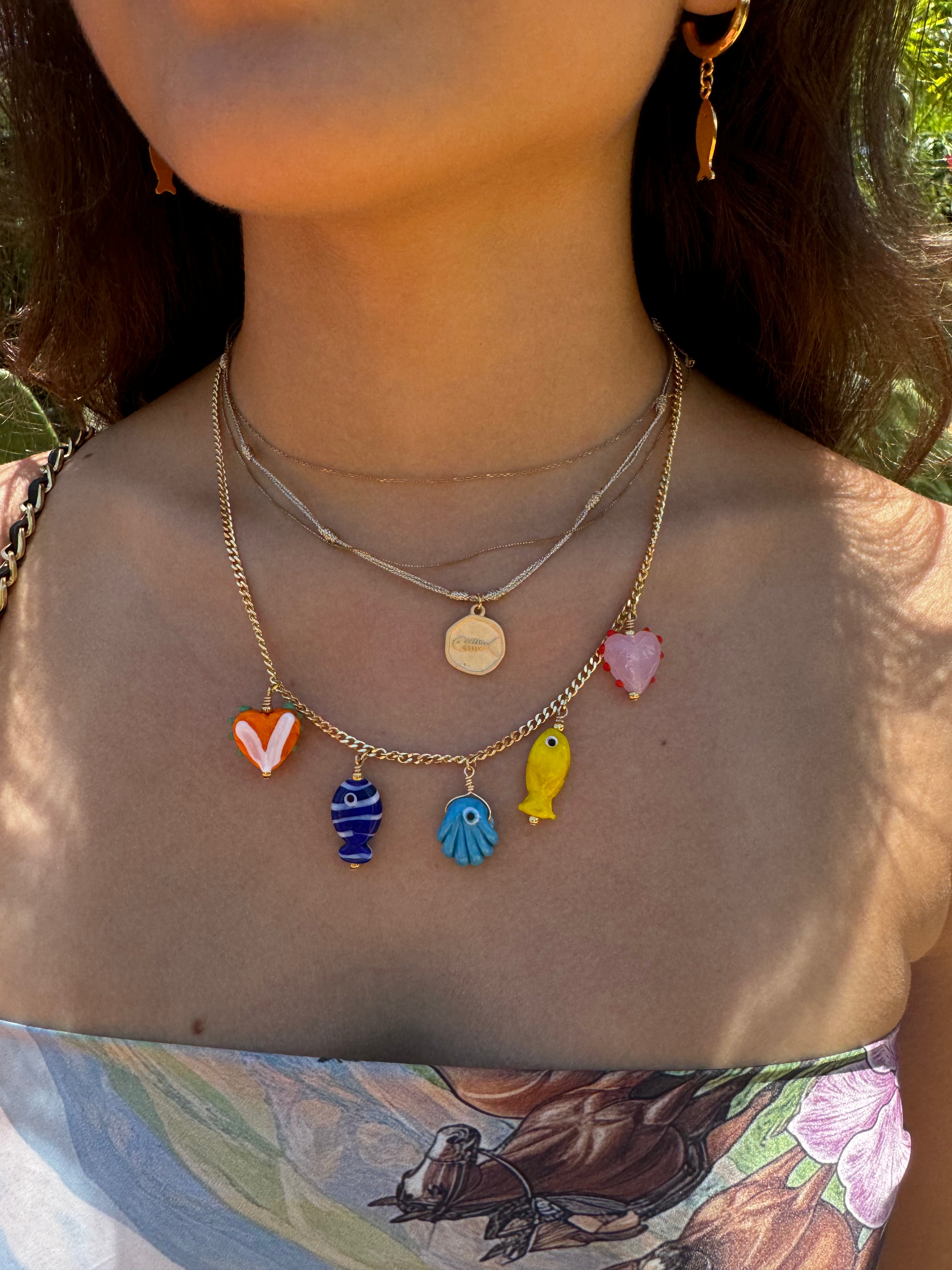Collar pez alegria con hilo